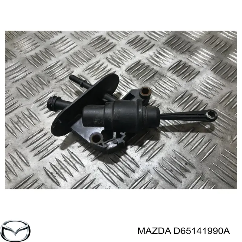 D65141990A Mazda Циліндр зчеплення, головний