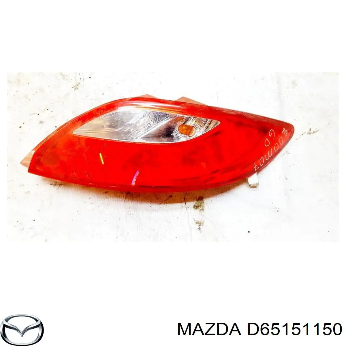 D65151150 Mazda Ліхтар задній правий
