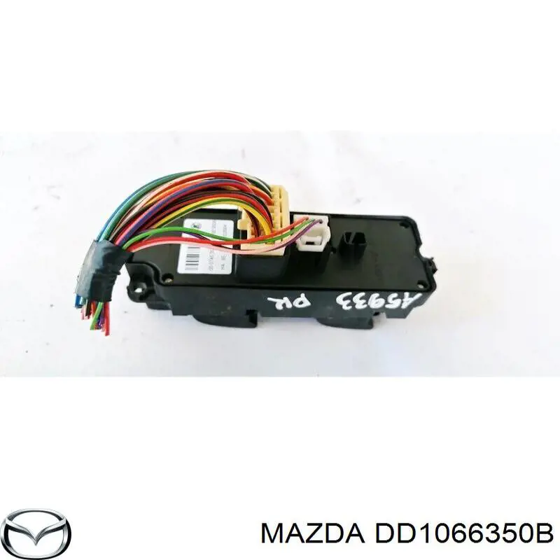 DD1066350B Mazda Кнопки переднього лівого склопід'ємника