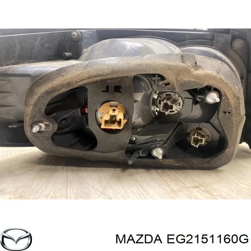 Ліхтар задній лівий Mazda EG2151160F