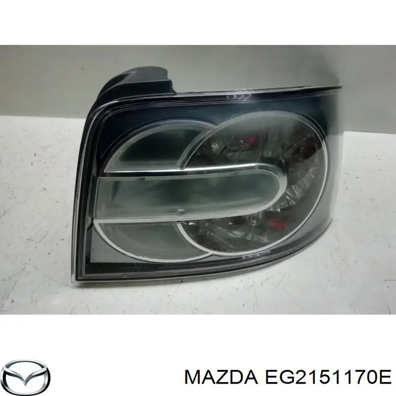 Купити EG2151170E Mazda Задня права фара