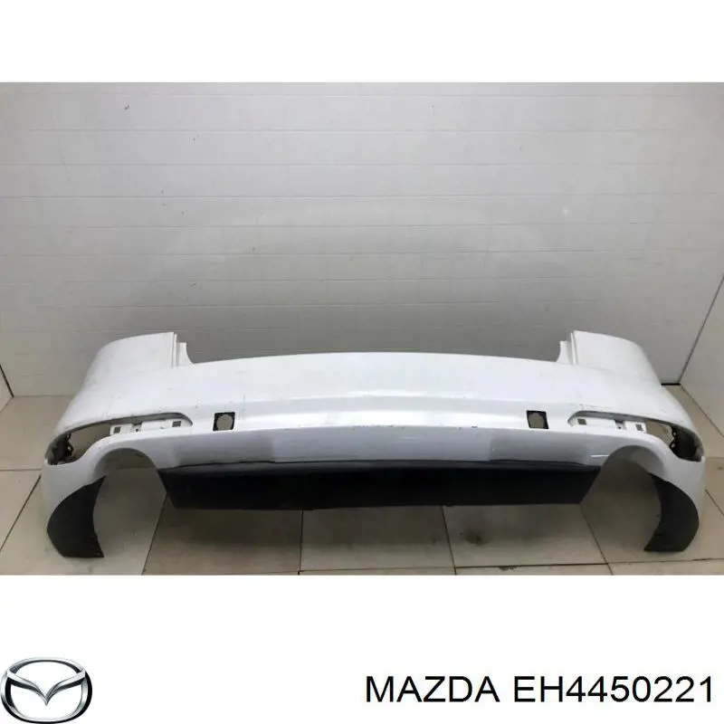 Задній бампер EH4450221 Mazda