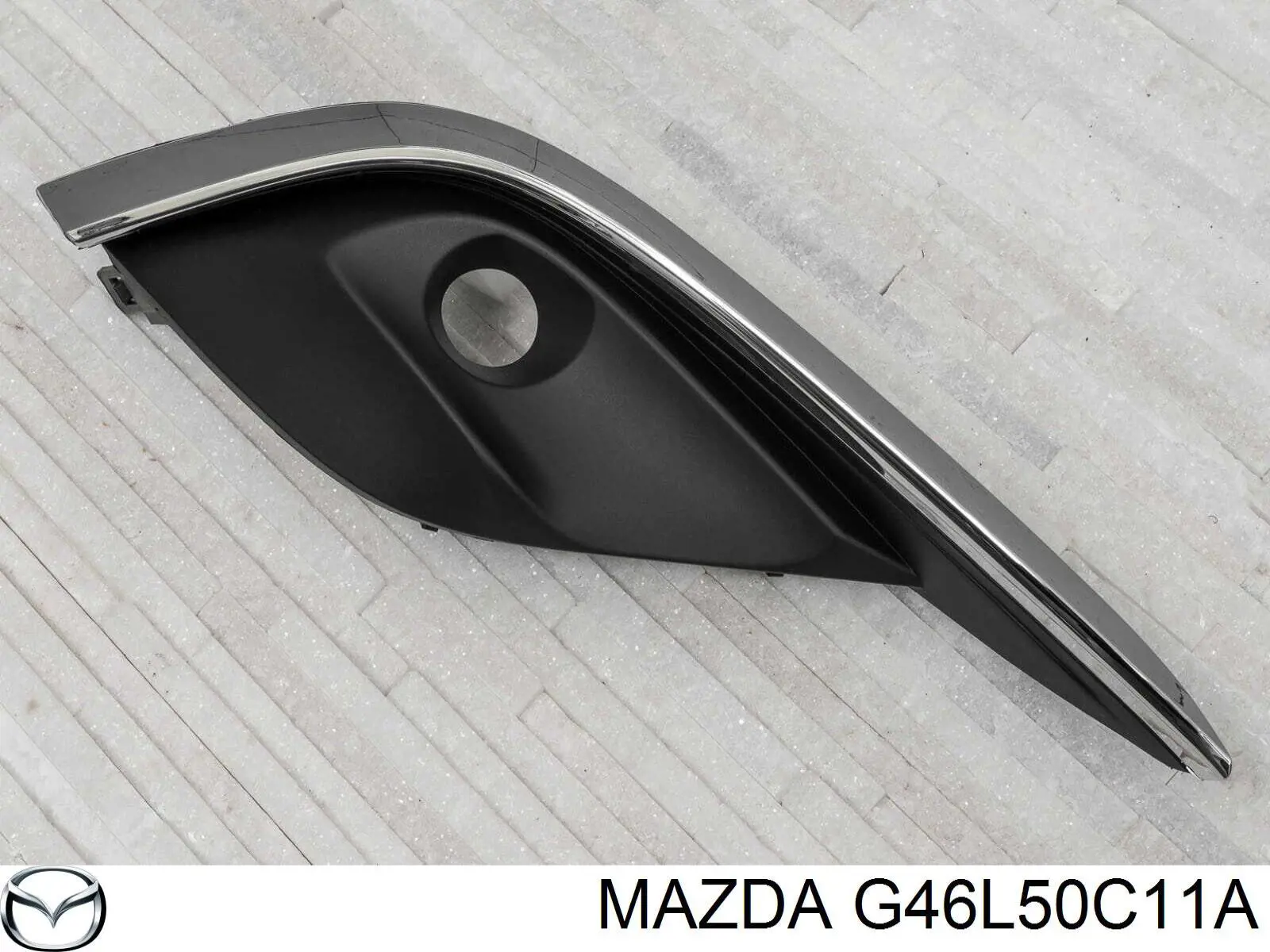 Заглушка/ решітка протитуманних фар бампера переднього, права Mazda 6 (GJ, GL) (Мазда 6)