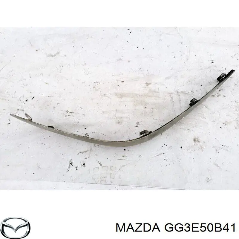 Накладка бампера переднього, права на Mazda 626 (GF)