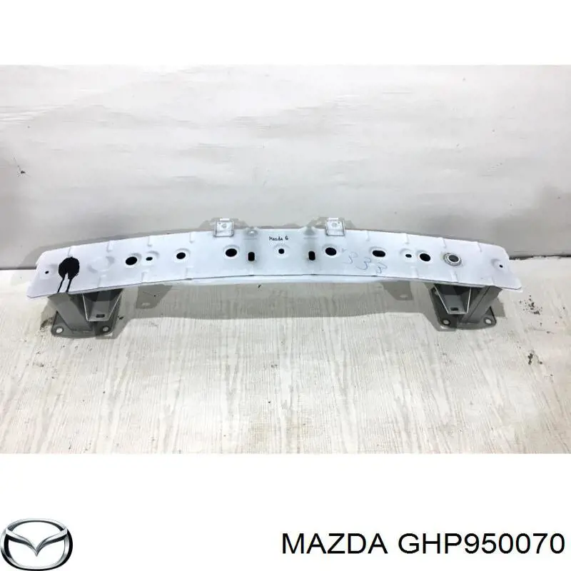 Підсилювач бампера переднього GHP950070 Mazda