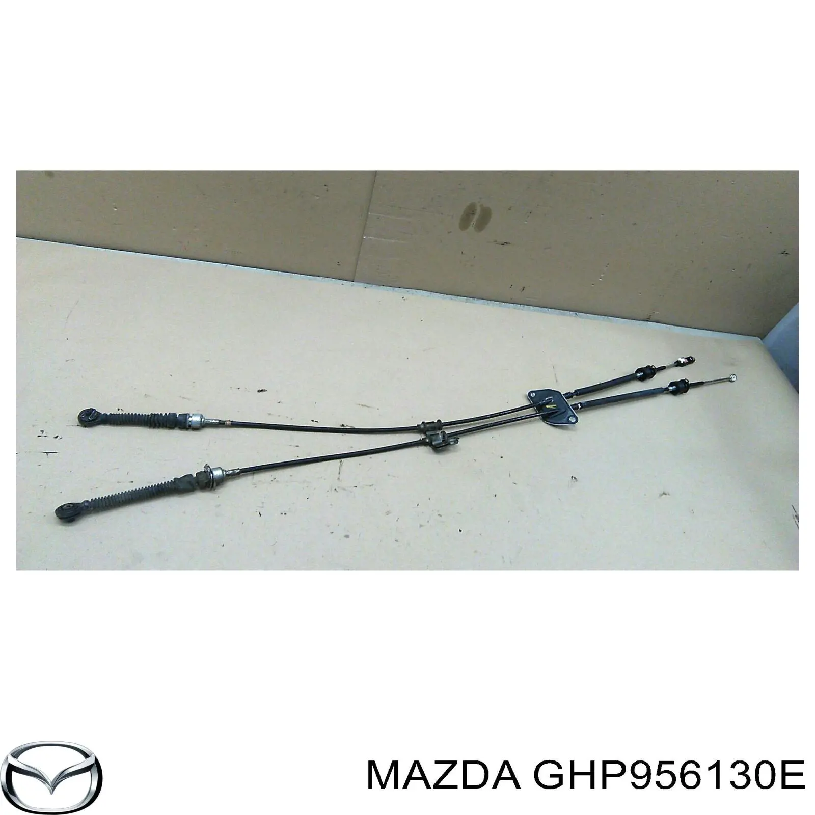 Купити GHP956130F Mazda Підкрилок передній правий