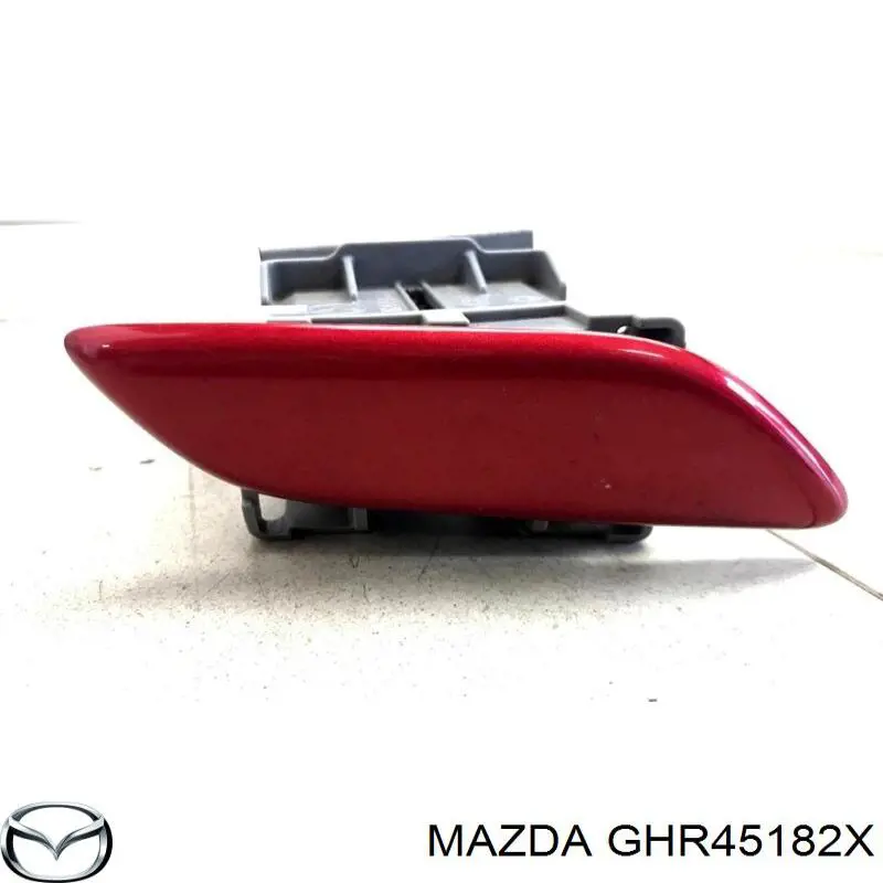 Форсунка омивача фари передньої, правої на Mazda 6 (GJ)