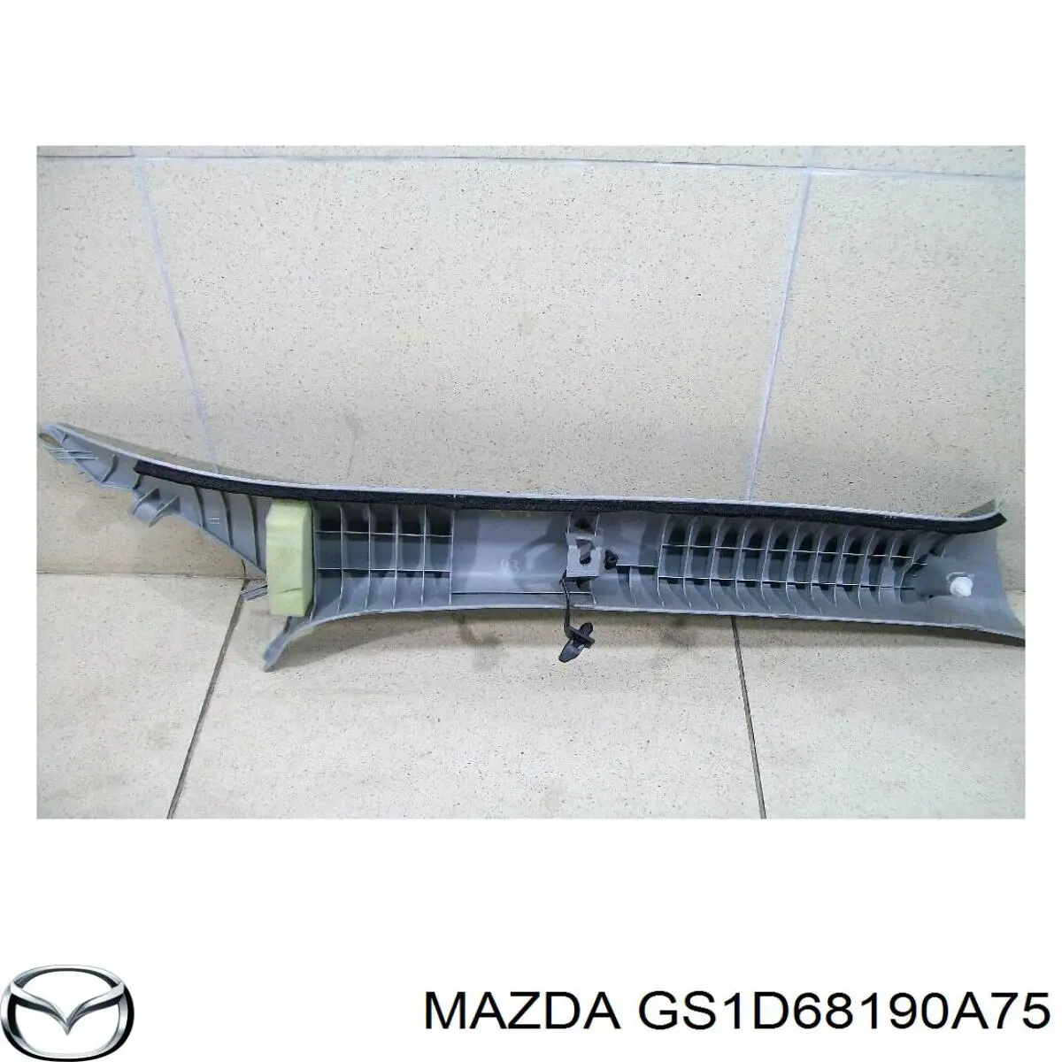 Купити GS1D68190A75 Mazda Обшивка стійки кузова внутрішня, середня права