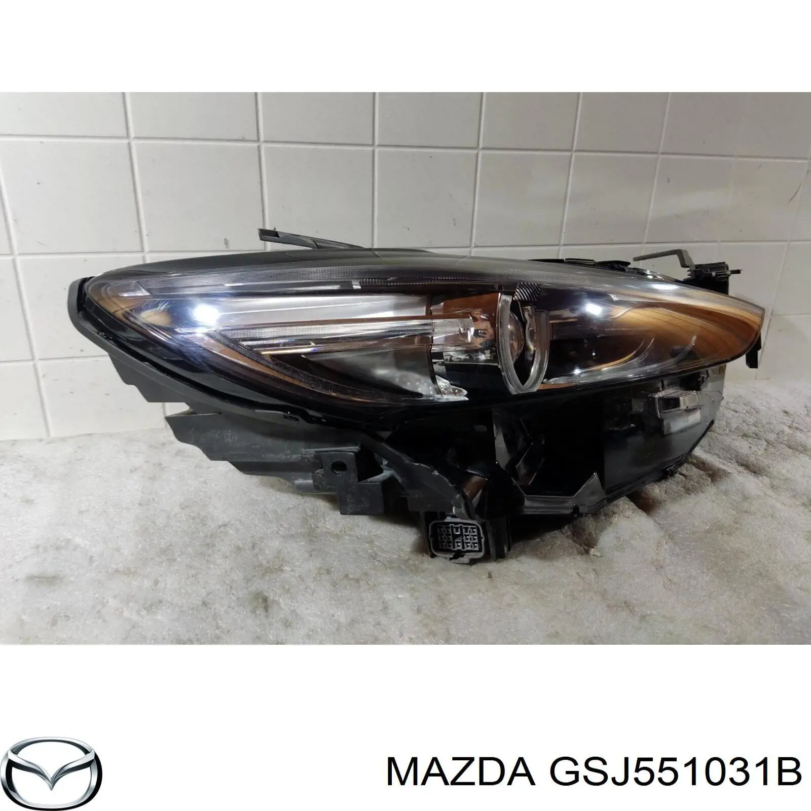 GSJ551031B Mazda Фара правая