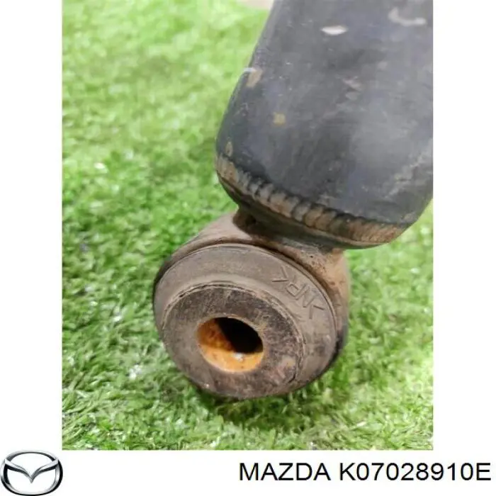 Амортизатор задній K07028910E Mazda