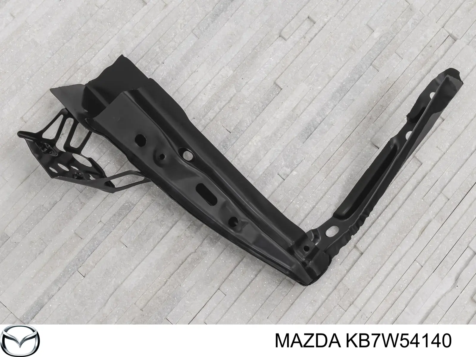 KB7W54140 Mazda Кронштейн супорта радіатора, верхній