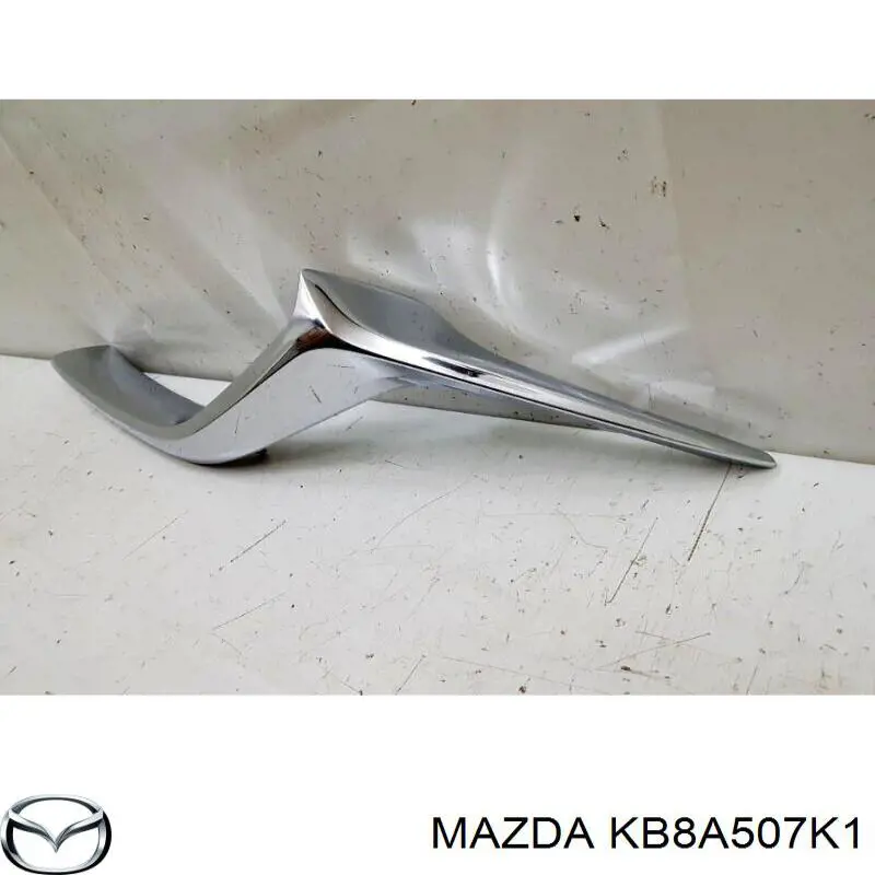 Молдинг решітки радіатора, лівий KB8A507K1 Mazda