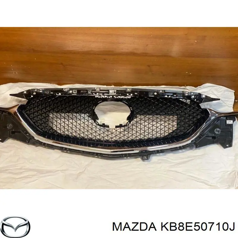 Решітка радіатора KB8E50710K Mazda