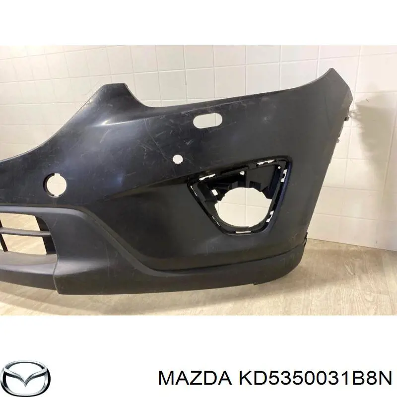 Передній бампер KD5350031B8N Mazda