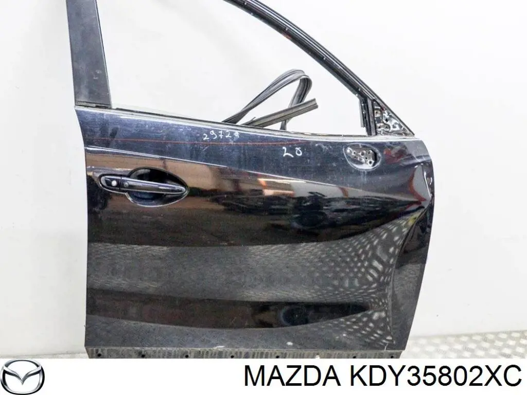 Двері передні, праві Mazda KDY35802XC ціна, від 271.47 USD