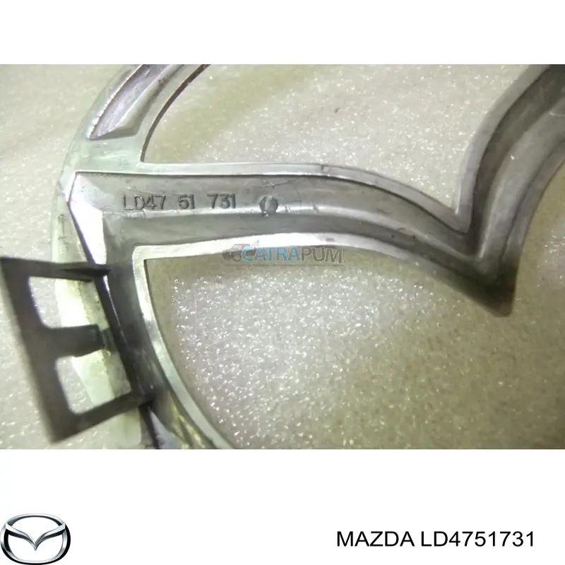 Емблема решітки радіатора Mazda 3 (BK12) (Мазда 3)