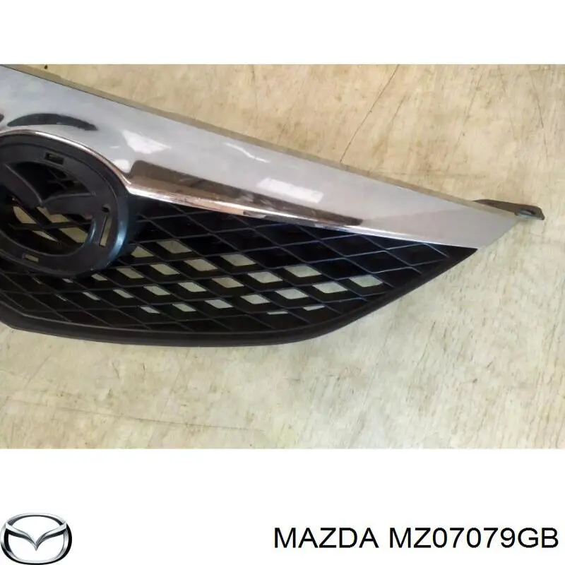 Решітка радіатора GR1L50710B Mazda