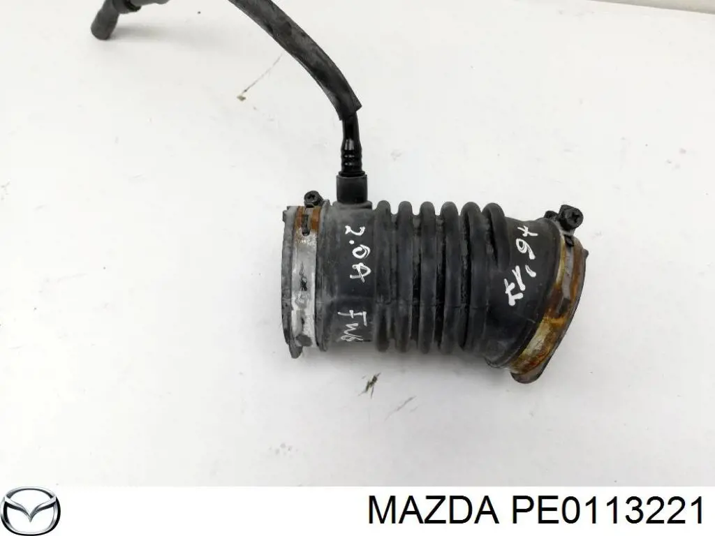 Патрубок повітряний, вихід повітряного фільтра Mazda PE0113221 ціна, від 6.33 USD