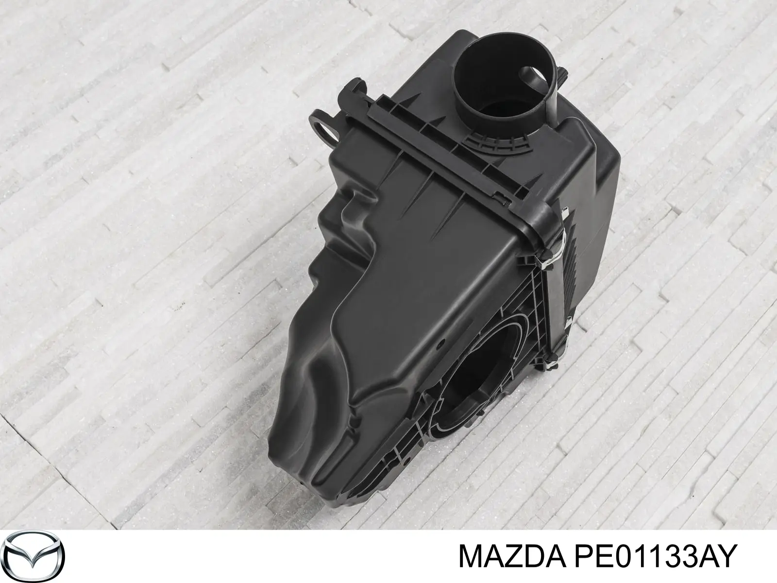 PE01133AY Mazda корпус повітряного фільтра, нижня частина