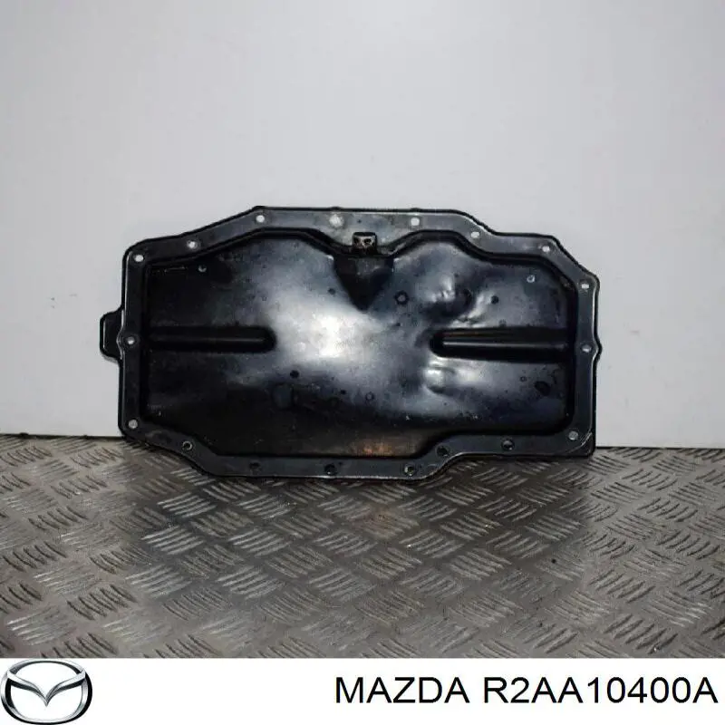 R2AA10400A Mazda Картер масляний