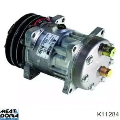 Компресор кондиціонера 8964678 Aston Martin