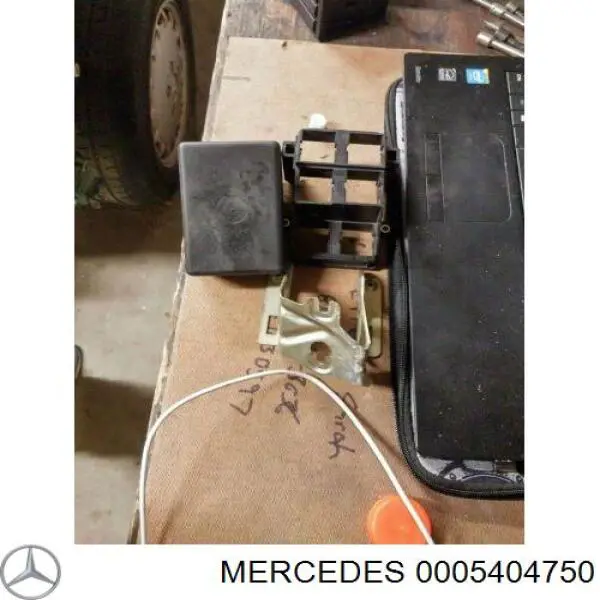 Купити A0005404750 Mercedes Корпус запобіжників