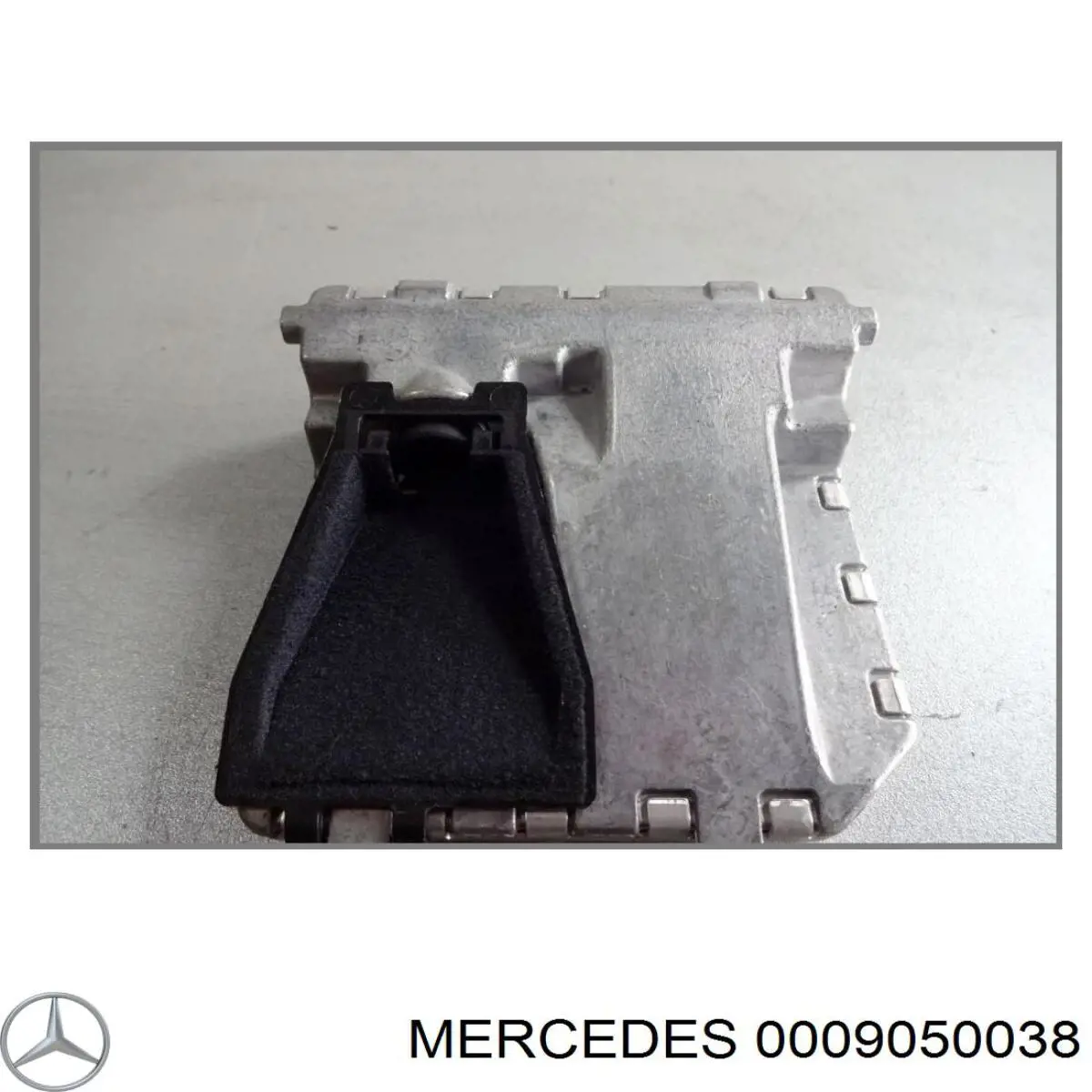 Модуль керування камерою Mercedes A0009050501 ціна, від 21.97 USD