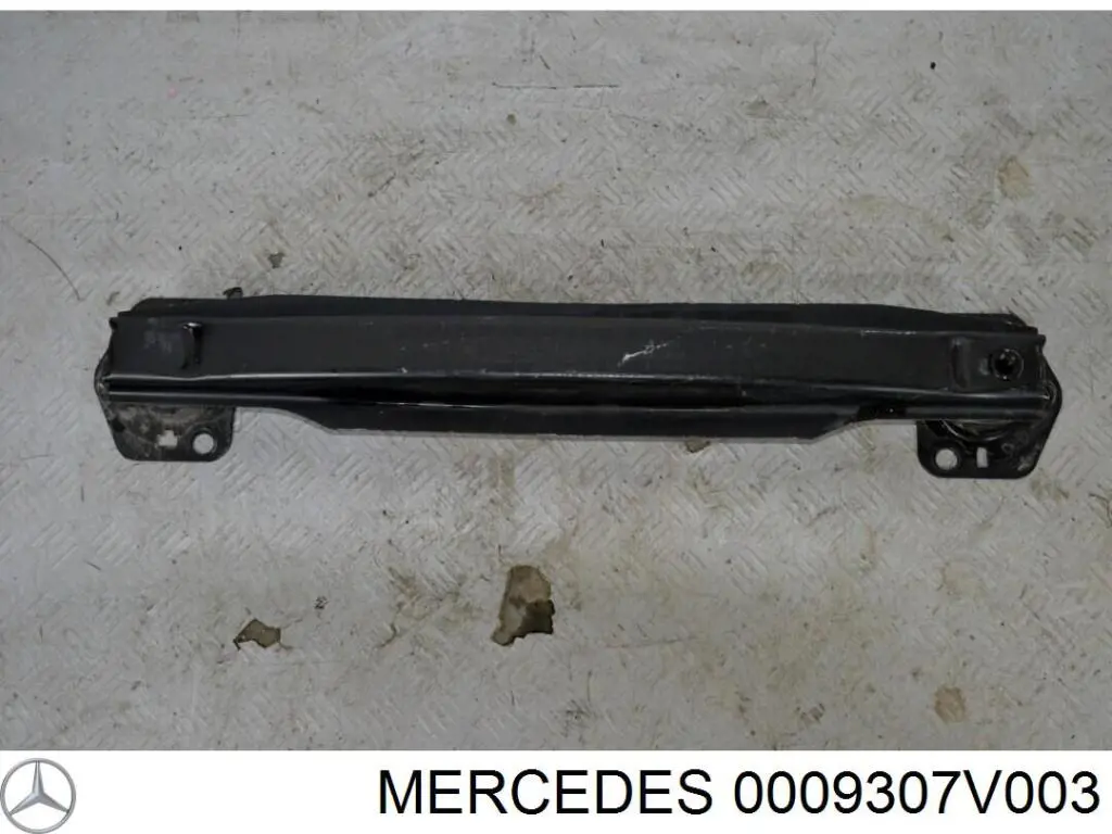 Купити 0009307V003000000 Mercedes Буфер бампера переднього