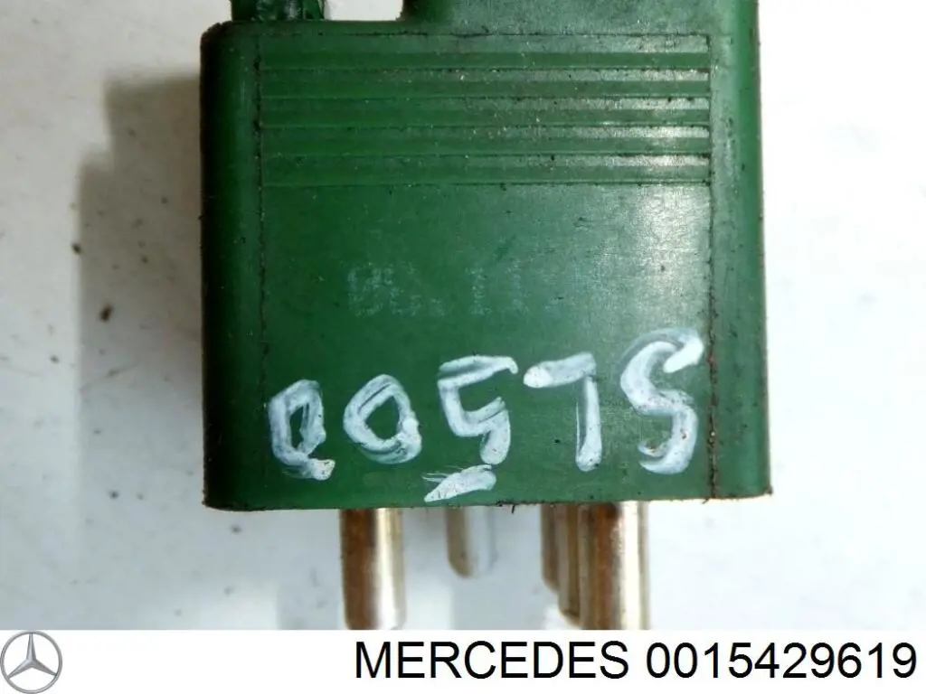 Реле електробензонасосу A0015425919 Mercedes