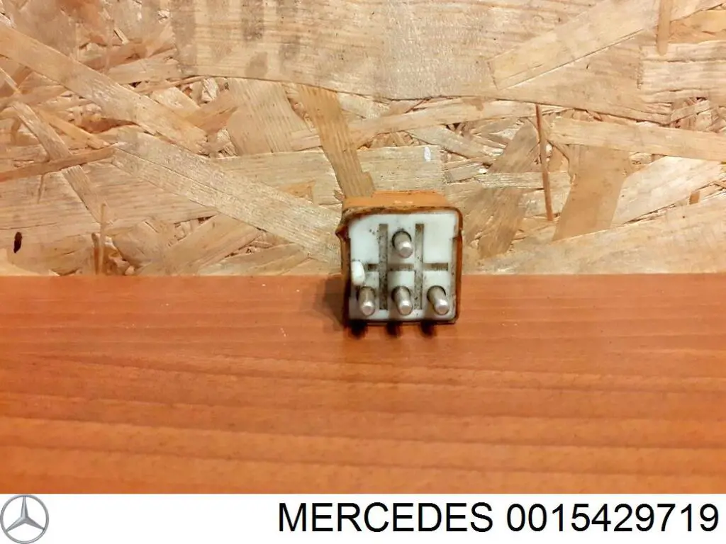 Купити A0015426819 Mercedes 