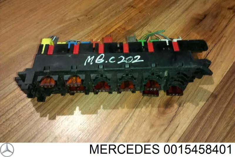 Купити A0015458401 Mercedes Корпус запобіжників