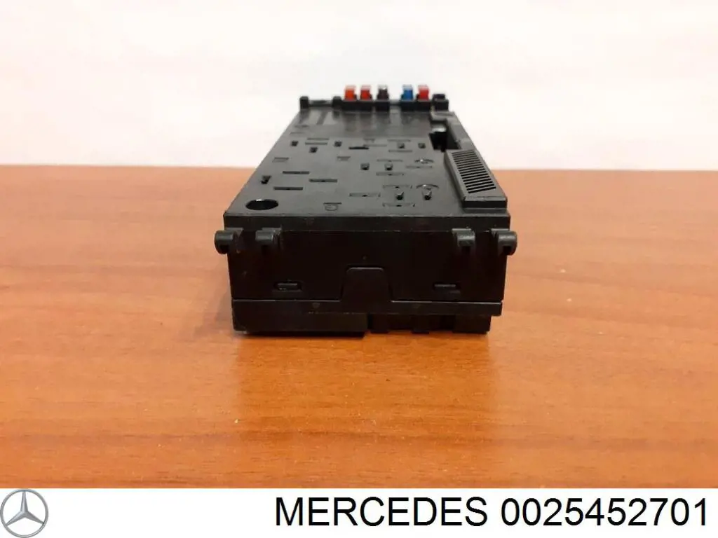 Купити 0025451901Y Mercedes Корпус запобіжників