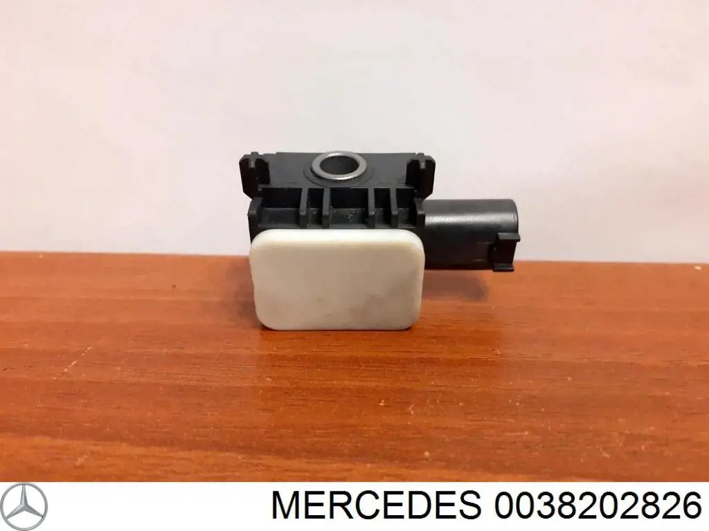 38202826 Mercedes датчик airbag бічній правий