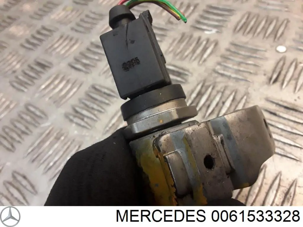 Купити A0281002504 Mercedes Датчик тиску палива
