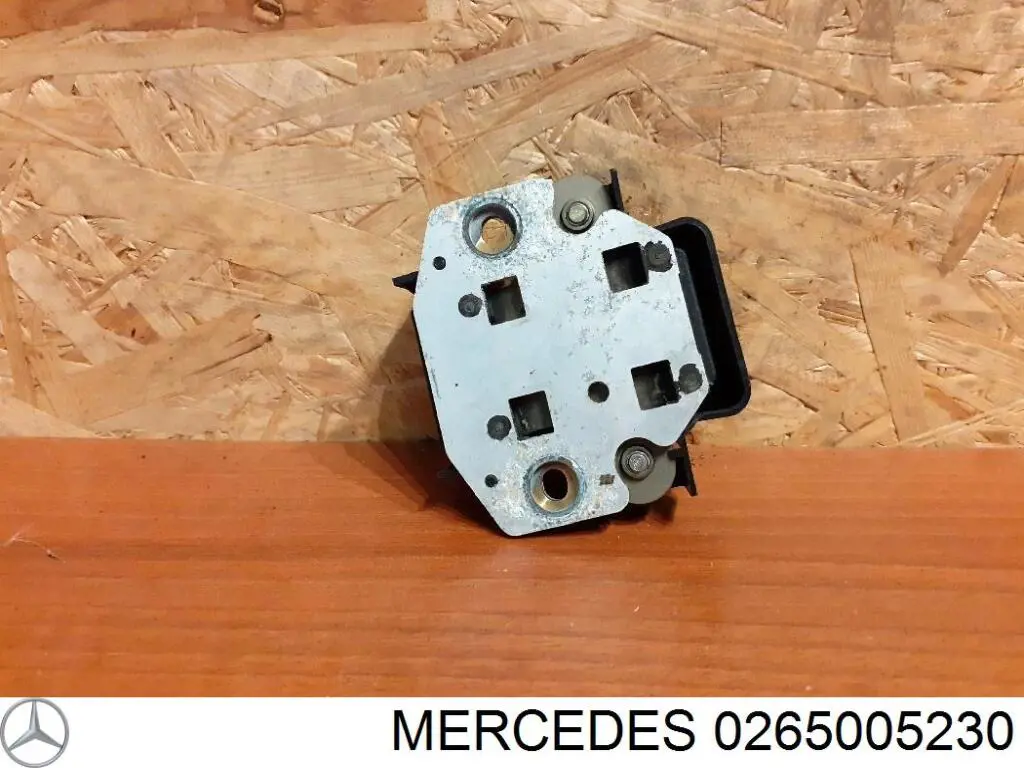 Купити A0015429018 Mercedes Датчик поперечного прискорення (ESP)