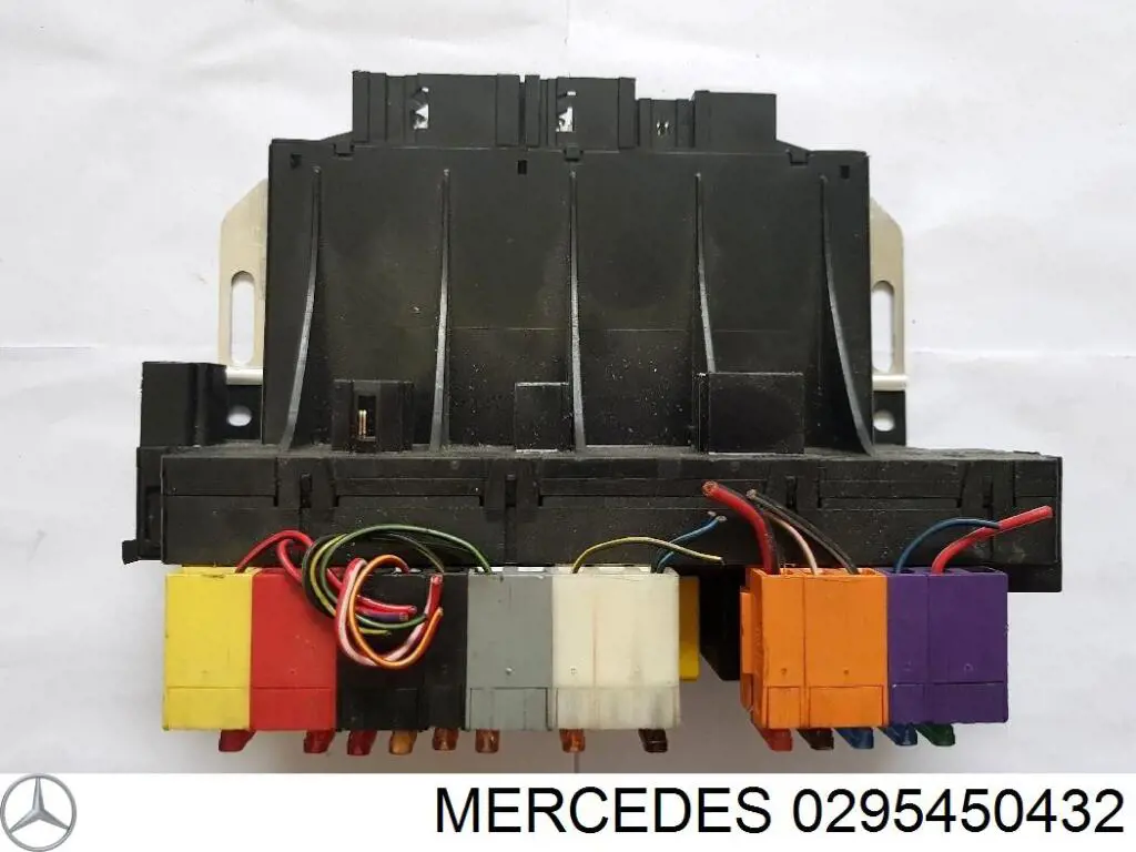 Купити 205451732 Mercedes Корпус запобіжників