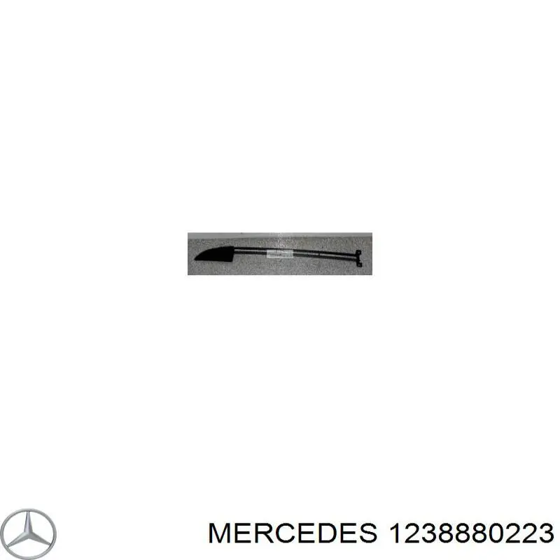 Решітка переднього бампера, права на Mercedes E-Class (C123)