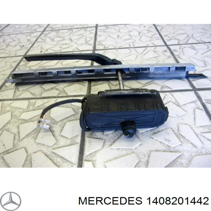 Двигун приводу склоочисника фари, правої Mercedes A1408201442 ціна, від 493.16 USD