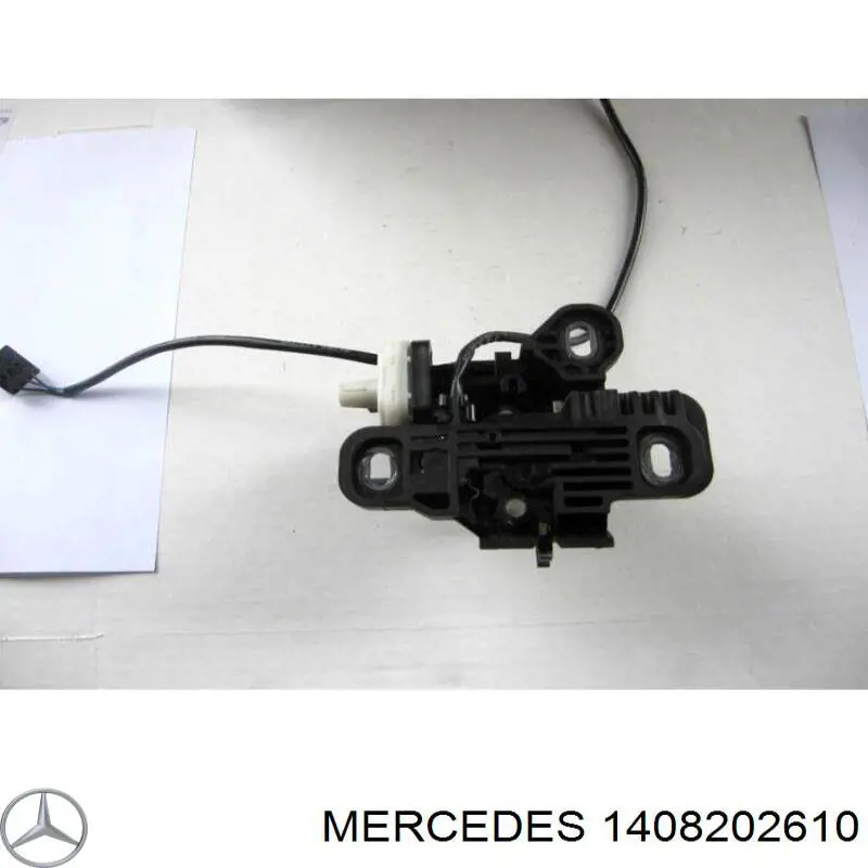 A1408202610 Mercedes Кнопка приводу замка 3/5 дверей (ляди) / кришки багажника