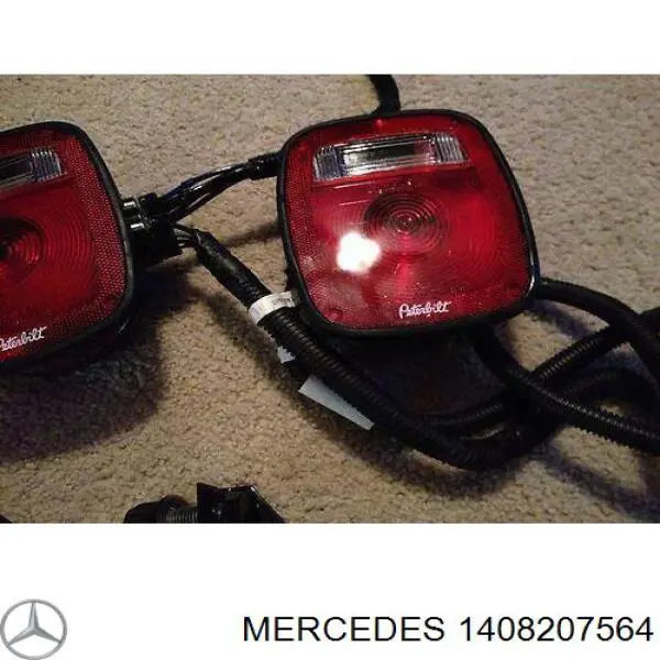 Купити A1408207564 Mercedes Катафот (відбивач) заднього бампера