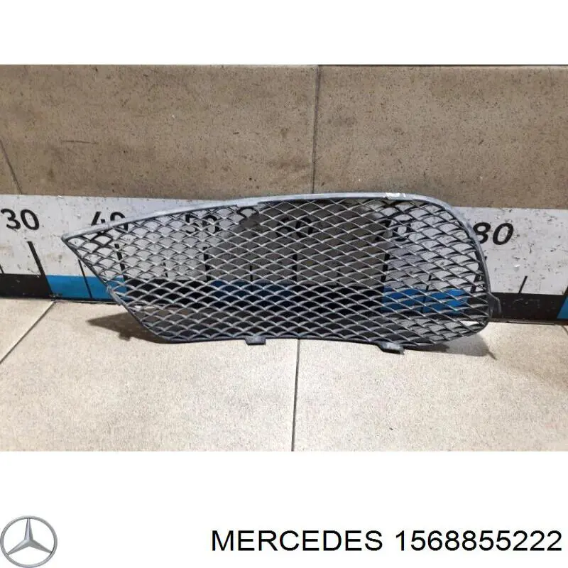 Решітка переднього бампера, права Mercedes A156885522264 ціна, від 155.31 USD