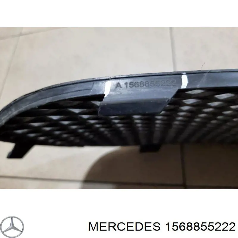 A156885522264 Mercedes Решітка переднього бампера, права