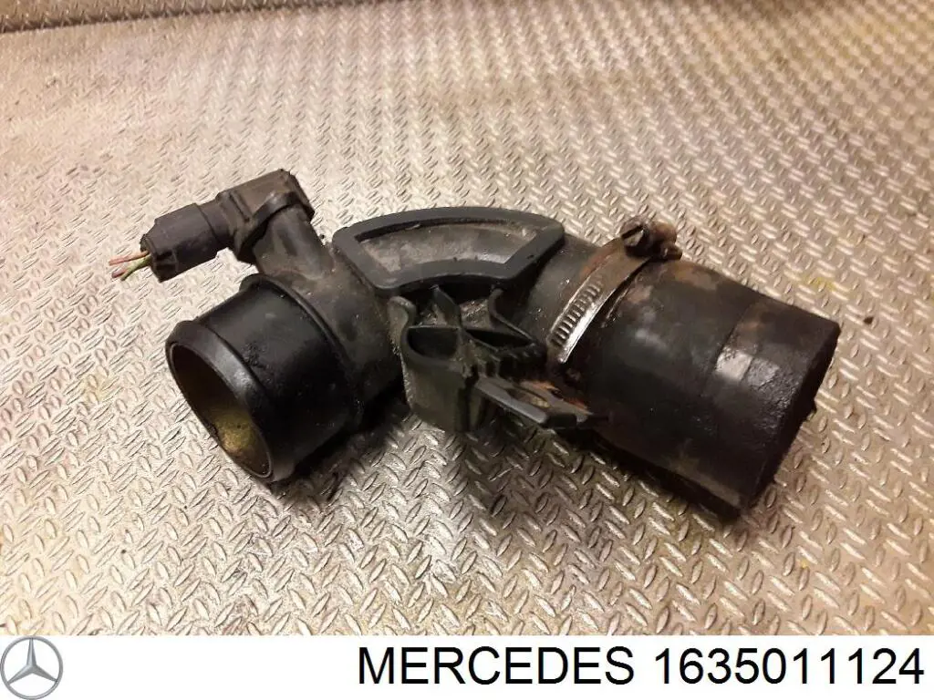 1635011124 Mercedes шланг/патрубок интеркуллера, верхній лівий
