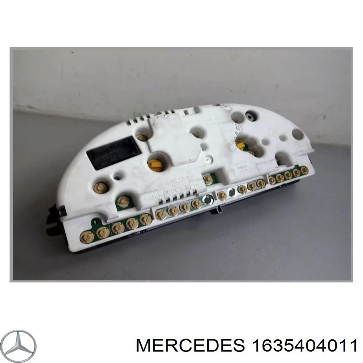 Приладова дошка-щиток приладів на Mercedes ML/GLE (W163)