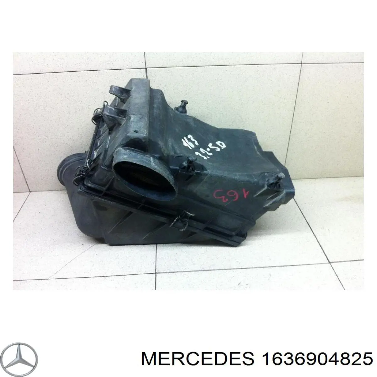 A1636904825 Mercedes Обшивка стійки кузова внутрішня, середня нижня права