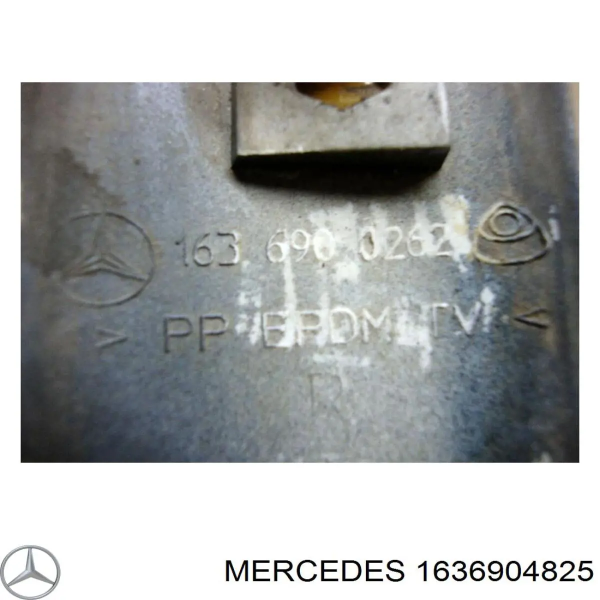 Купити A1636904825 Mercedes Обшивка стійки кузова внутрішньої, середня нижня права