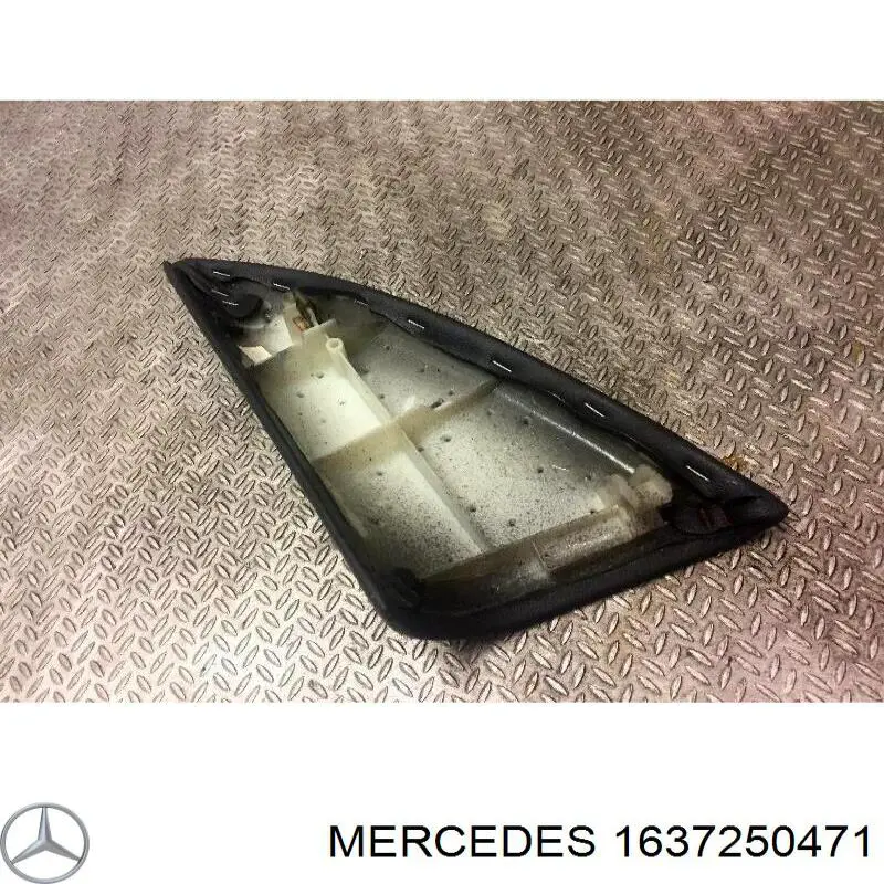 Внутрішня накладка кріплення дзеркала правого Mercedes A1637250271 ціна, від 6.33 USD