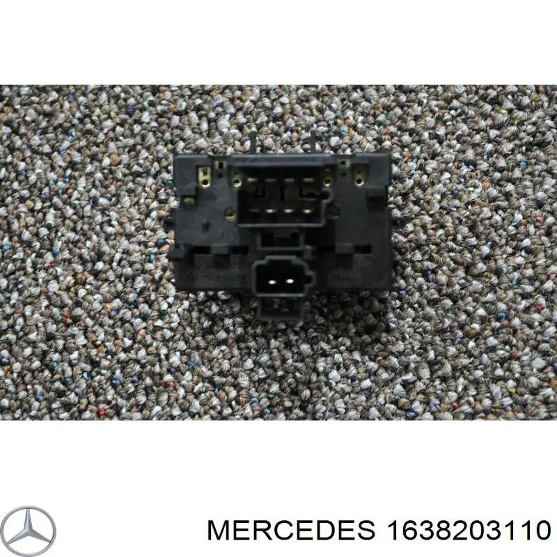 Кнопковий блок керування склопідіймачами центральної консолі Mercedes A1638201110 ціна, від 16.47 USD