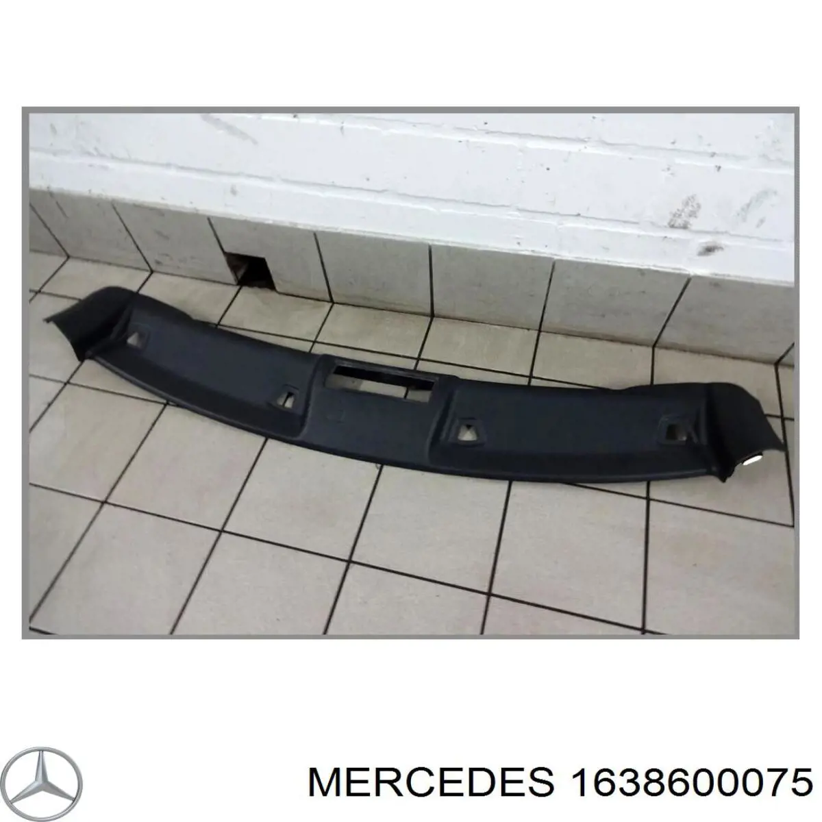 Шторка двері багажного відсіку на Mercedes ML-Class (W163)
