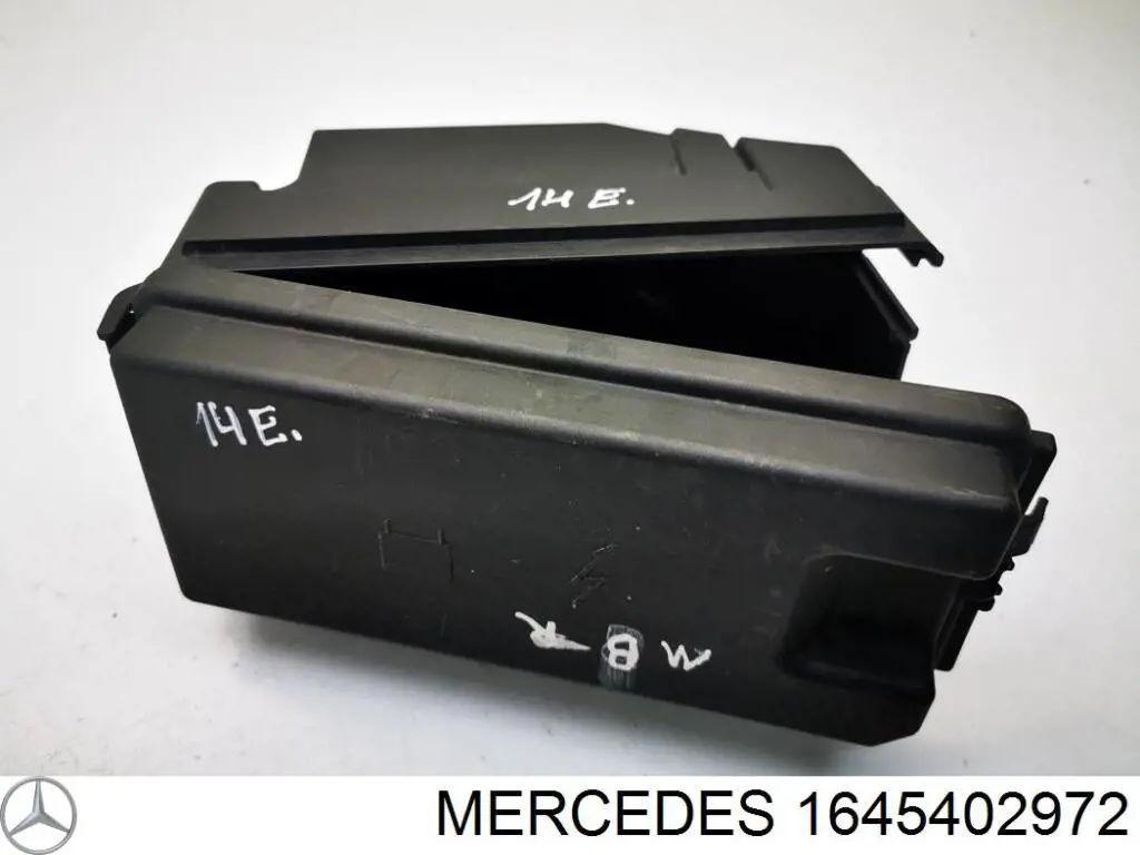Блок запобіжників на Mercedes ML/GLE (W164)